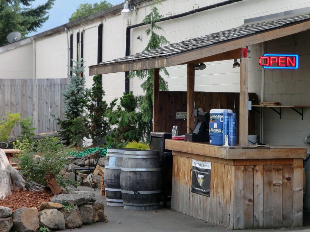 Backwood's Brewing patio in Carson, Washington.