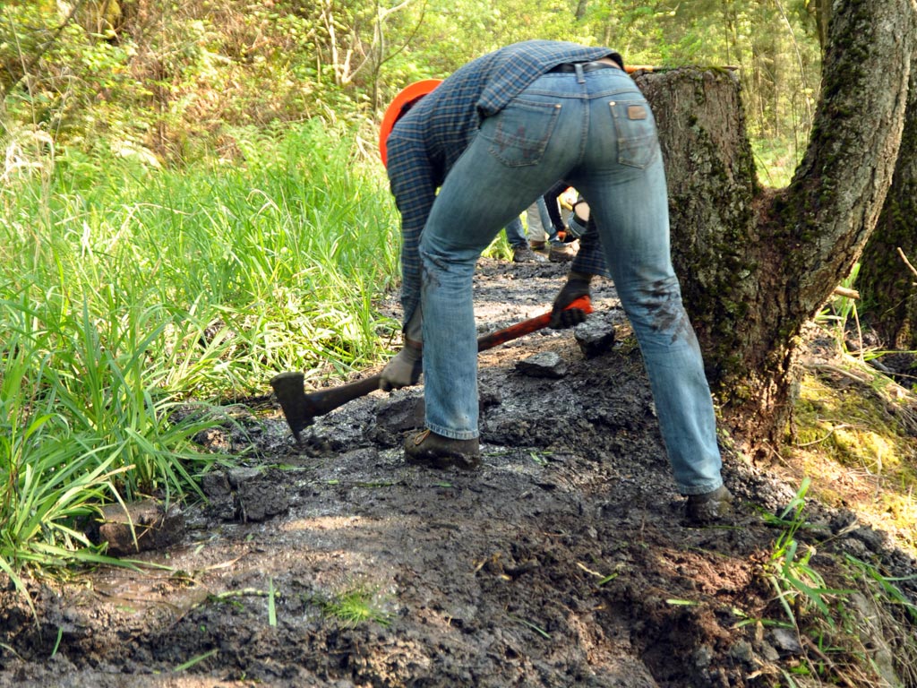 columbia-gorge-trail-maintenance-volunteer