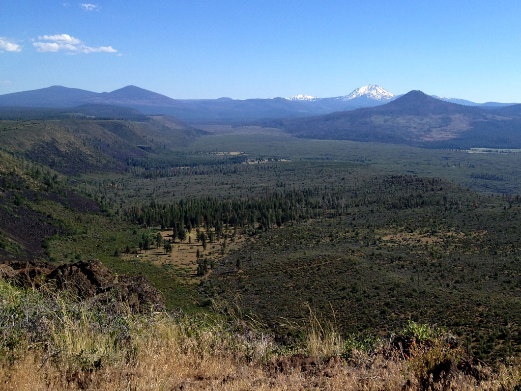 The Hat Creek Rim. Photo by Ryo Chijiiwa
