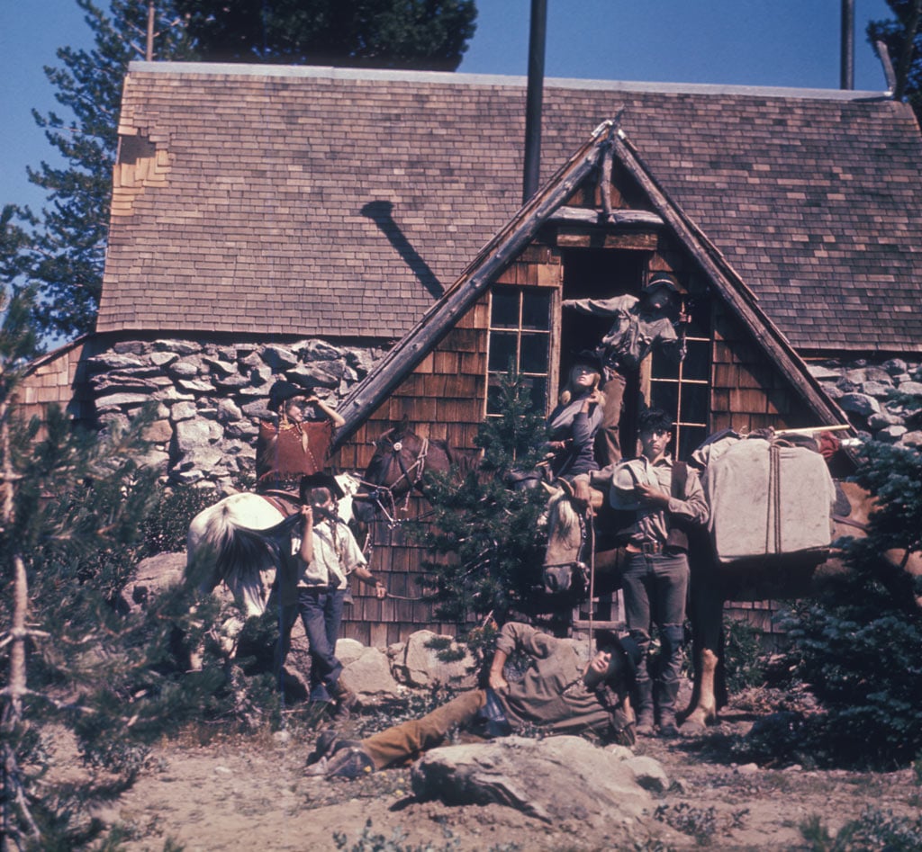 Vintage-Pacific-Crest-Trail-outdoor-Murray-family-horseback-ride-6